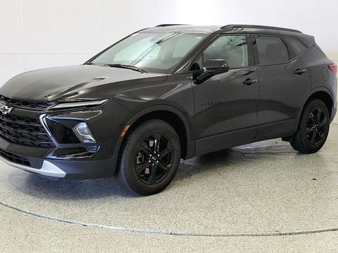 Used 2024 Chevrolet Blazer LT w/ Convenience Package FWD image 3