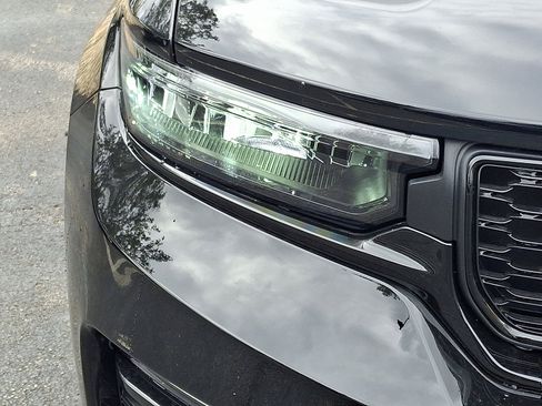 New 2025 Jeep Grand Cherokee Limited w/ Black Appearance Package image 9