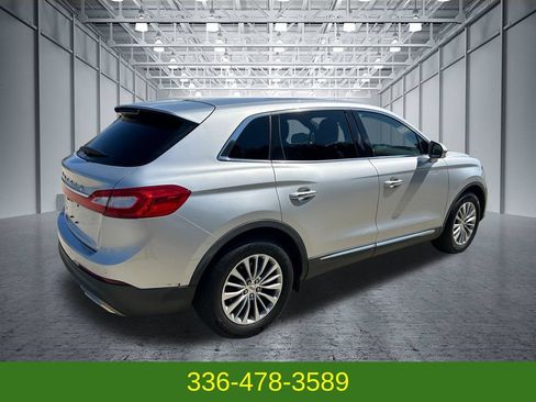 Used 2016 Lincoln MKX Select w/ Select Plus Package FWD image 5
