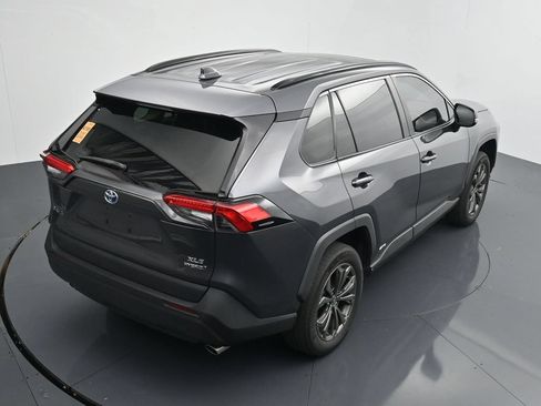 Used 2022 Toyota RAV4 XLE Premium AWD/4WD image 22