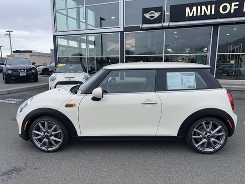 Used 2019 MINI Cooper 2-Door Hardtop image 2