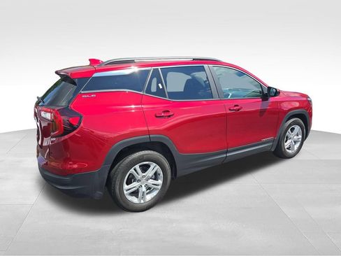 Used 2024 GMC Terrain SLE w/ Driver Convenience Package FWD image 12