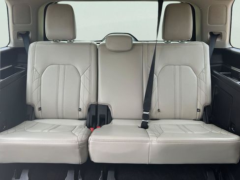 Used 2020 Ford Expedition Platinum AWD/4WD image 27