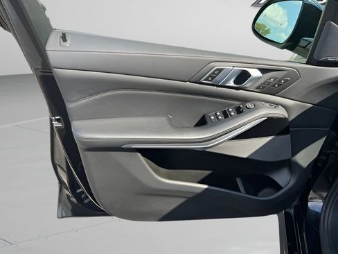 Used 2022 BMW X5 M50i w/ Executive Package image 10