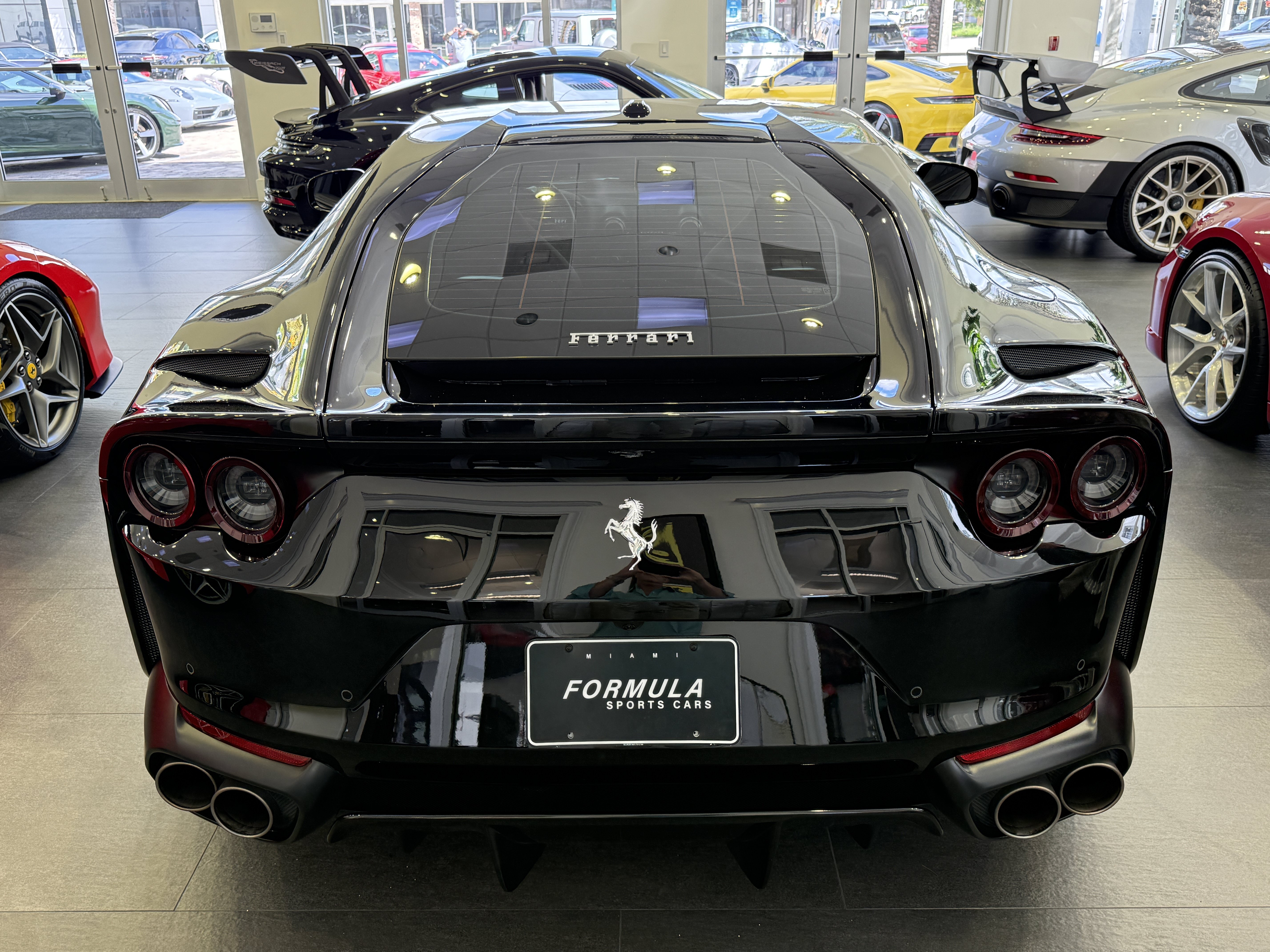 Used 2019 Ferrari 812 Superfast RWD image 10
