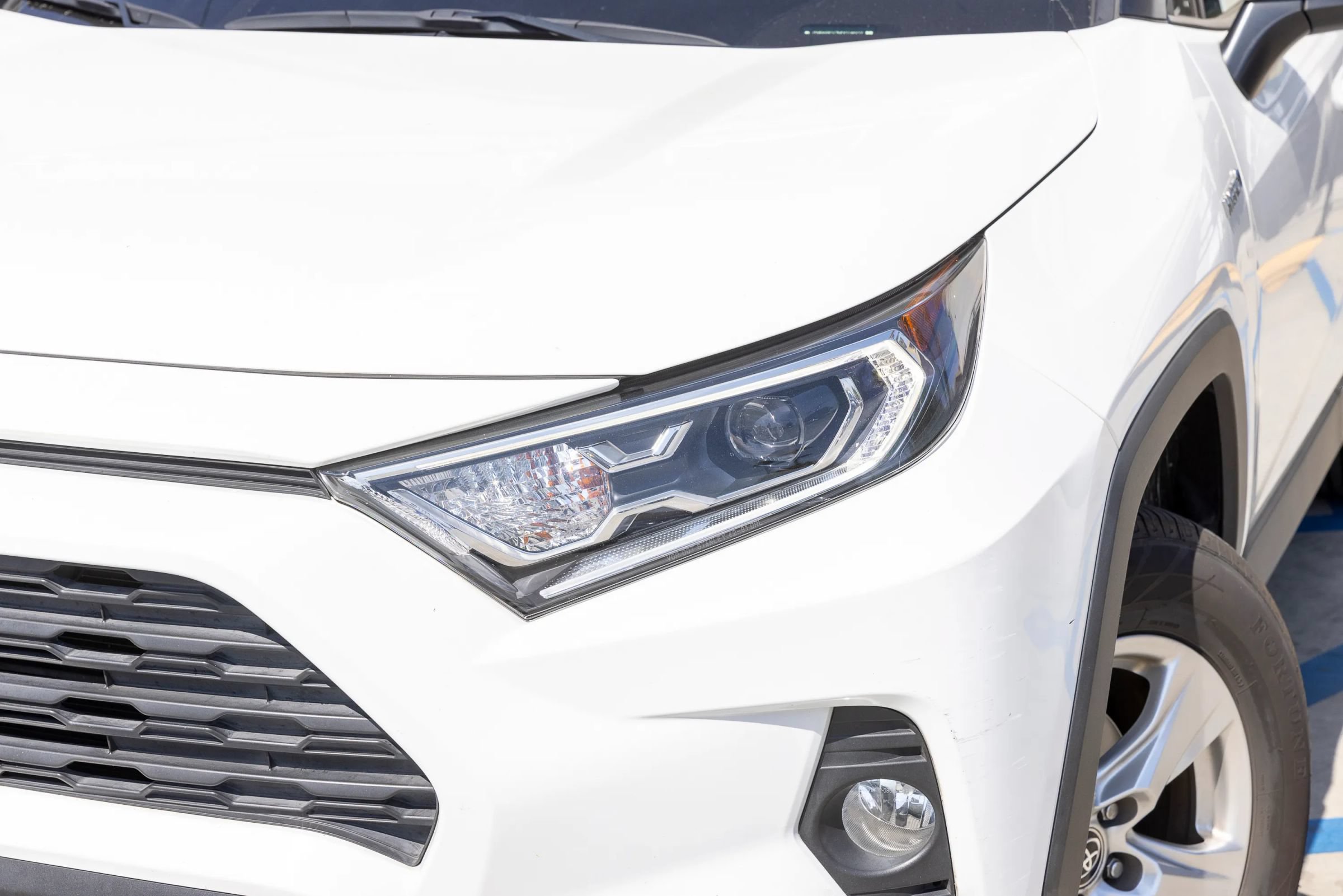 Used 2021 Toyota RAV4 XLE w/ XLE Grade Weather Package AWD/4WD image 7