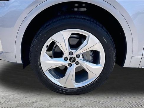 Used 2024 Audi Q5 2.0T Premium Plus AWD/4WD image 8