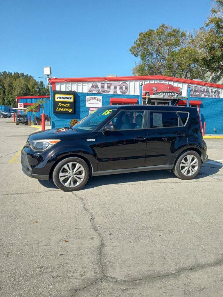Used 2015 Kia Soul + FWD image 1