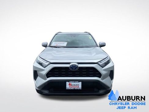 Used 2024 Toyota RAV4 XLE AWD/4WD image 2