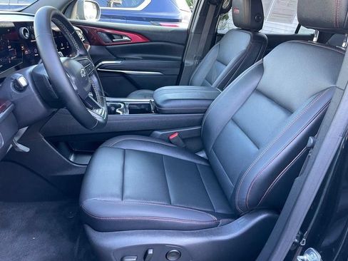 Used 2025 Chevrolet Traverse Z71 w/ Driver Confidence Package AWD/4WD image 6