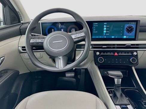 New 2026 Hyundai Tucson SEL image 18