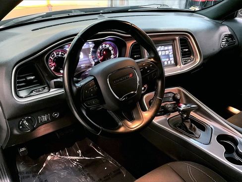 Used 2021 Dodge Challenger SXT image 14