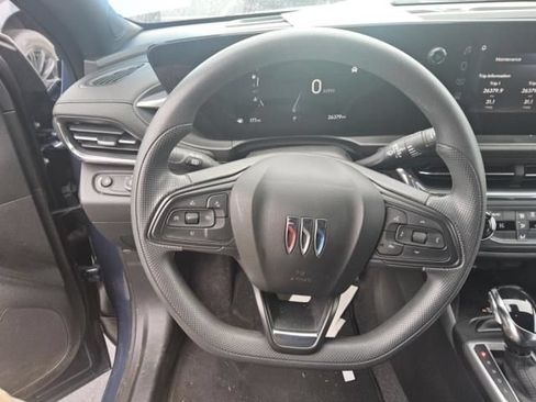 Used 2024 Buick Envista Preferred w/ Convenience II Package FWD image 3