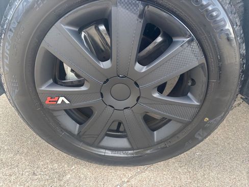 Used 2025 Nissan Kicks SV image 28