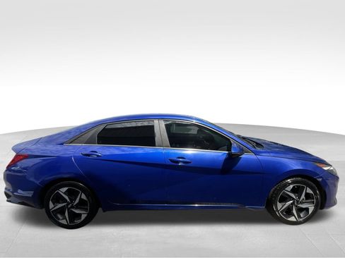 Used 2021 Hyundai Elantra Limited w/ Cargo Package FWD image 4