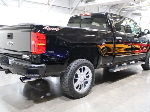 Used 2015 Chevrolet Silverado 1500 High Country w/ High Country Premium Package AWD/4WD image 12