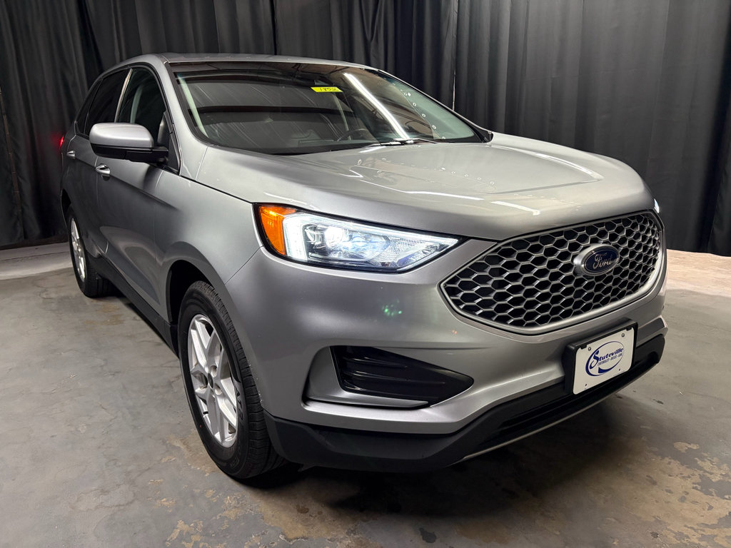 Used 2024 Ford Edge SEL AWD/4WD image 3