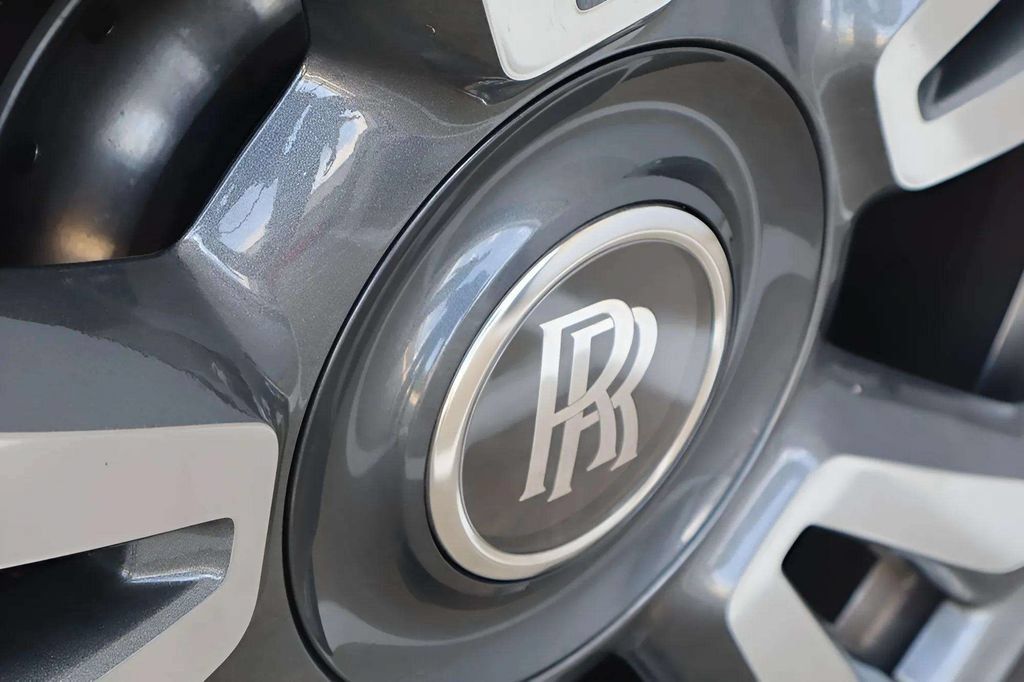 Certified 2019 Rolls-Royce Cullinan AWD/4WD image 15