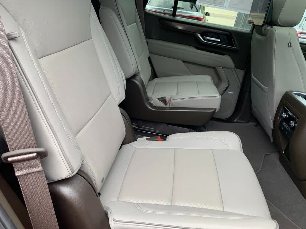Used 2025 GMC Yukon Elevation w/ Technology Package AWD/4WD image 21