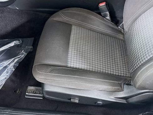 Used 2022 Dodge Challenger SXT w/ Cold Weather Group image 18