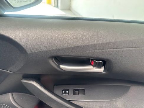 Used 2020 Toyota Corolla LE FWD image 7
