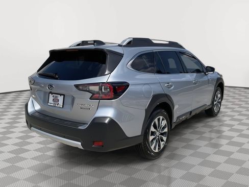Used 2024 Subaru Outback Touring AWD/4WD image 13