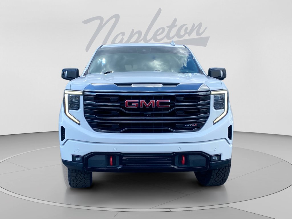 Used 2022 GMC Sierra 1500 AT4 w/ AT4 Premium Package AWD/4WD image 8