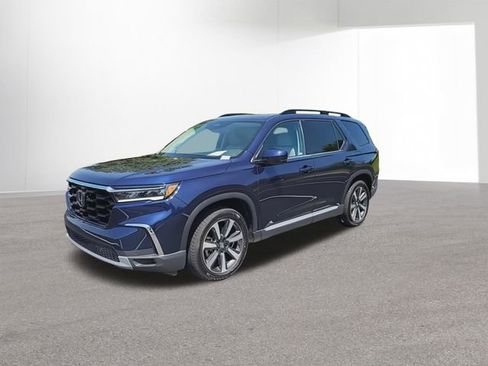 Used 2024 Honda Pilot Touring image 4