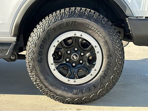 New 2025 Ford Bronco Outer Banks w/ Sasquatch Package image 40