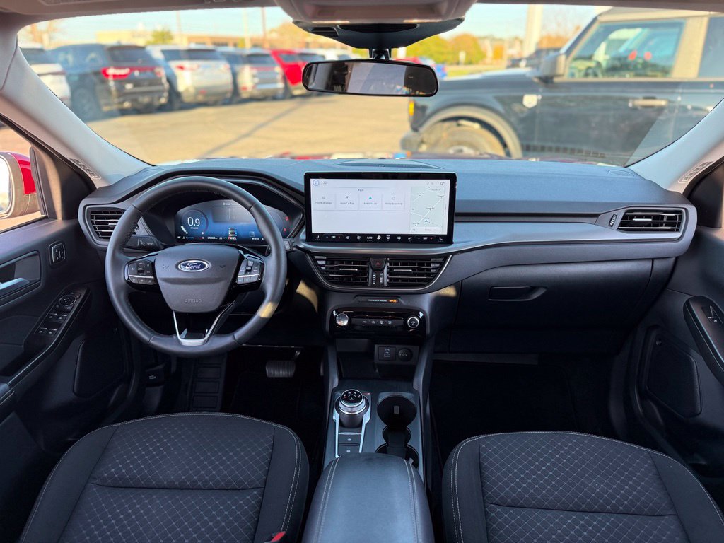 Used 2023 Ford Escape Active w/ Tech Pack #2 AWD/4WD image 2
