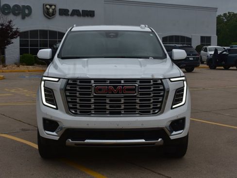 Used 2025 GMC Yukon Denali RWD image 2