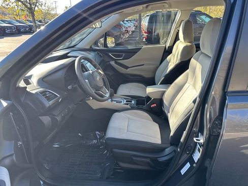 Used 2022 Subaru Forester image 9