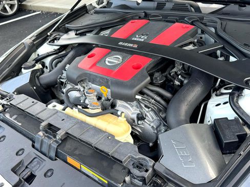 Used 2017 Nissan 370Z NISMO image 28