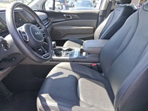 Used 2026 Kia Carnival FWD image 19