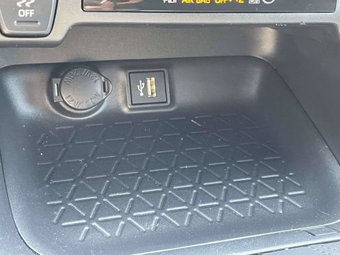 Used 2025 Toyota RAV4 LE AWD/4WD image 18