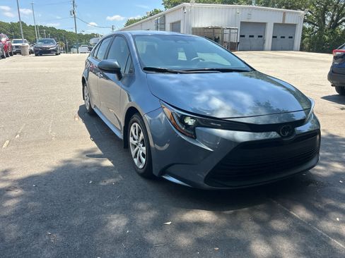 Used 2026 Toyota Corolla LE FWD image 6