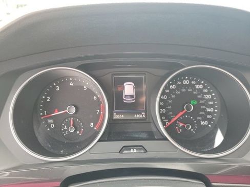 Used 2021 Volkswagen Tiguan SE FWD image 15