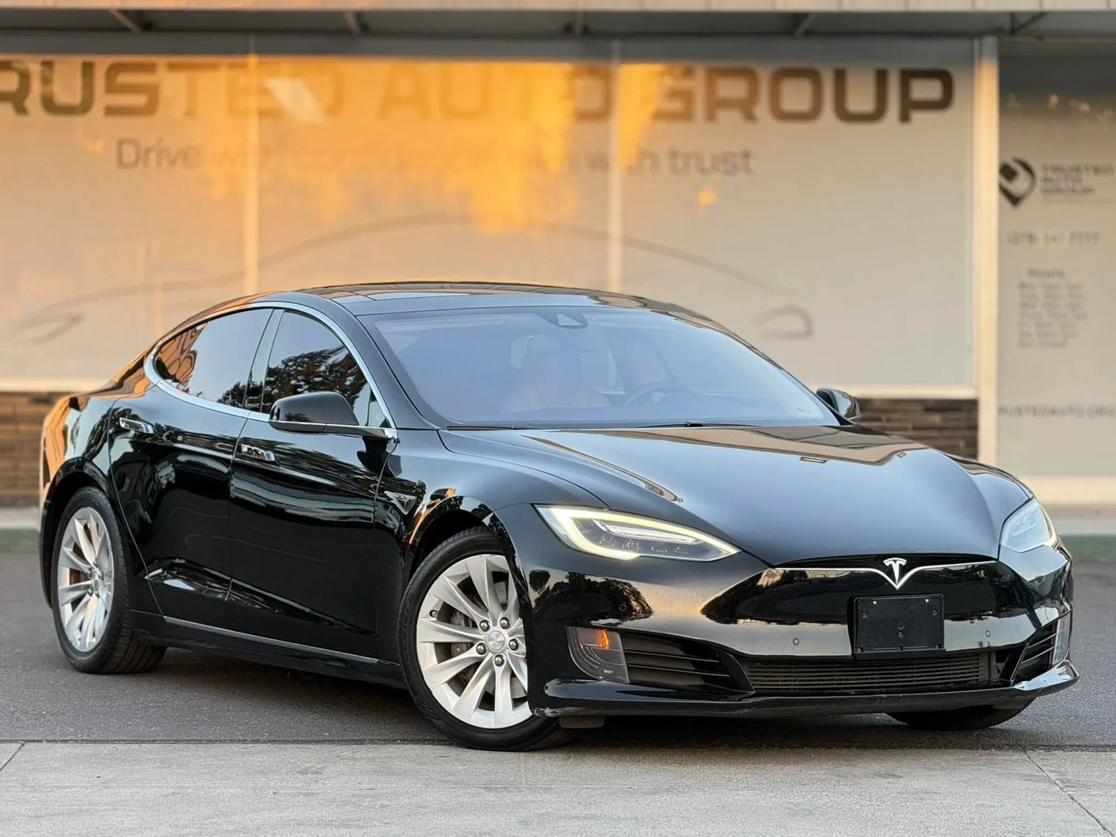 Used 2016 Tesla Model S 85D AWD/4WD image 4