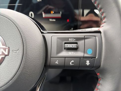 Used 2025 Nissan Kicks SR FWD image 25