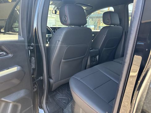 Used 2024 Chevrolet Colorado Z71 w/ Z71 Convenience Package 2 AWD/4WD image 16