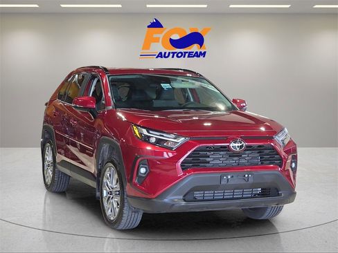 Used 2025 Toyota RAV4 XLE Premium w/ Weather Package image 4