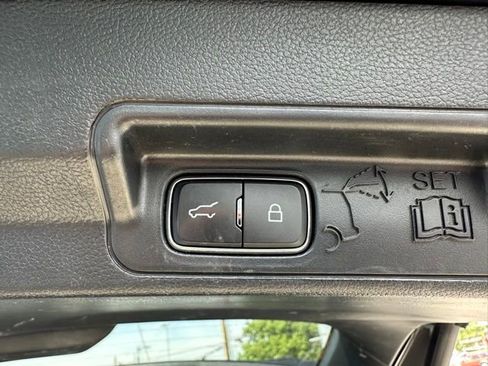 Used 2022 Ford Explorer XLT AWD/4WD image 21