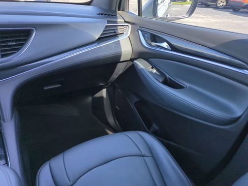 Used 2024 Buick Enclave Premium image 17