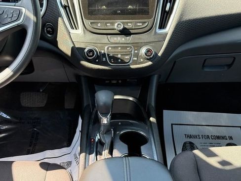 Used 2023 Chevrolet Malibu LT FWD image 15