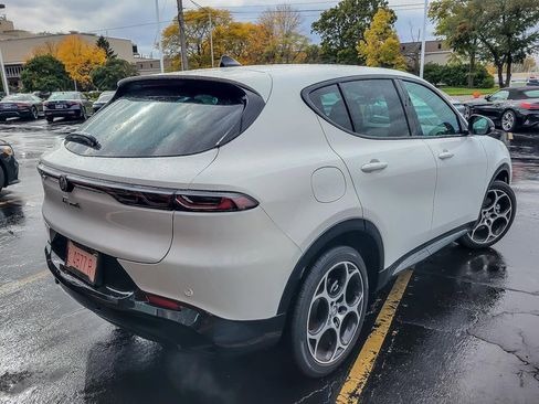 New 2025 Alfa Romeo Tonale w/ Premium Package image 7