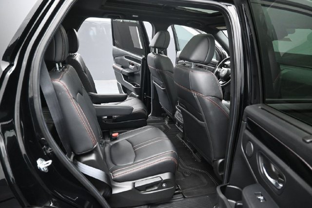 Used 2025 Honda Pilot TrailSport image 33