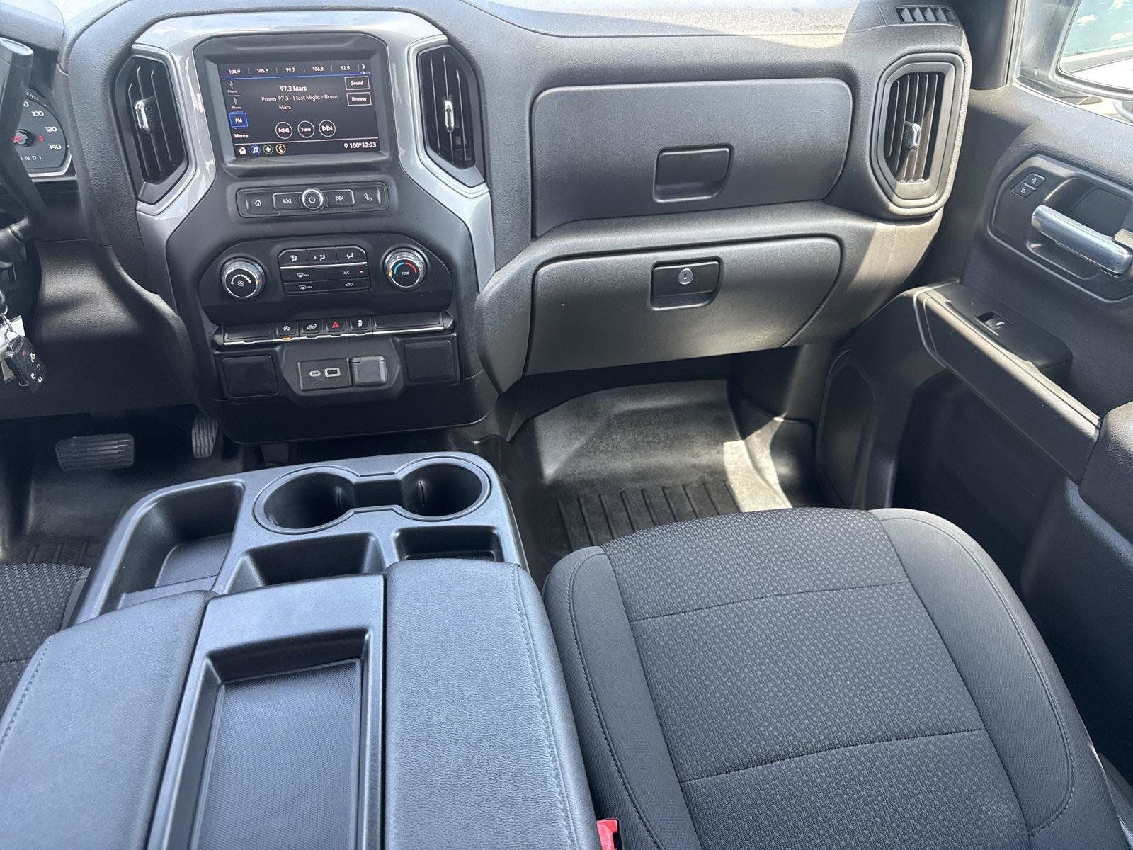Used 2022 Chevrolet Silverado 1500 Custom w/ Safety Confidence Package AWD/4WD image 16
