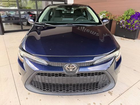 Used 2021 Toyota Corolla LE FWD image 2