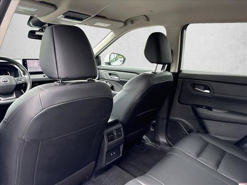 Used 2026 Nissan Rogue SL FWD image 17