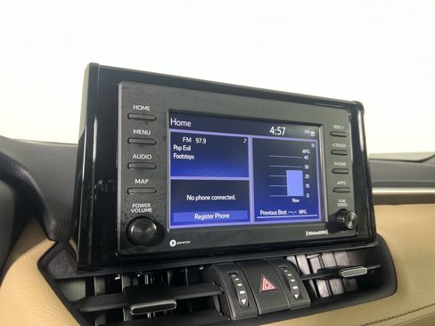 Used 2021 Toyota RAV4 XLE Premium image 28